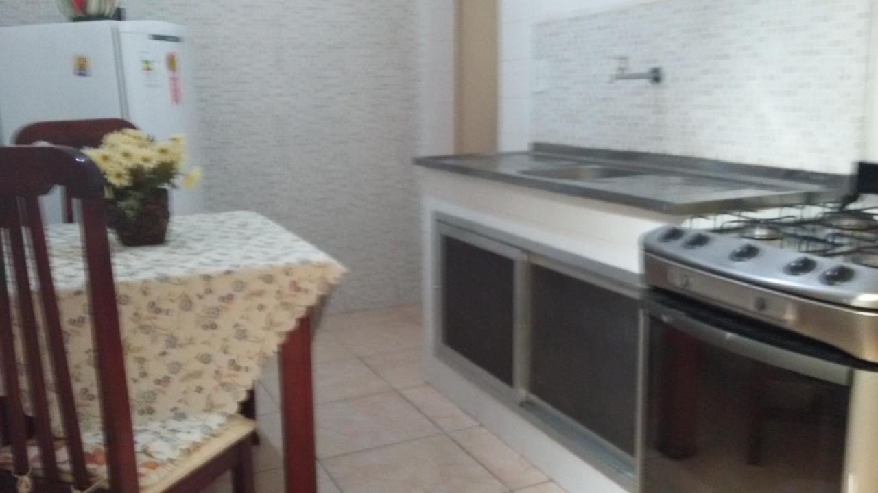 Quartos Em Casa In Caxias Da Paraiso ドゥケ・デ・カシアス エクステリア 写真