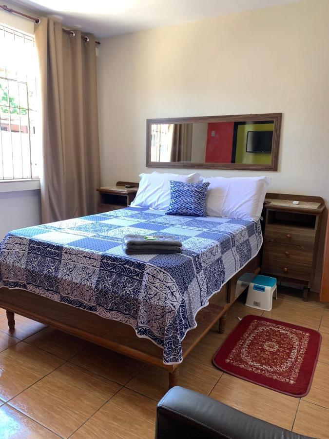 Quartos Em Casa In Caxias Da Paraiso ドゥケ・デ・カシアス エクステリア 写真