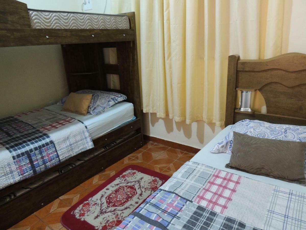 Quartos Em Casa In Caxias Da Paraiso ドゥケ・デ・カシアス エクステリア 写真