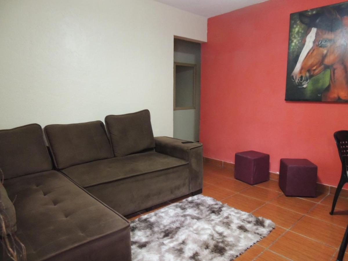 Quartos Em Casa In Caxias Da Paraiso ドゥケ・デ・カシアス エクステリア 写真